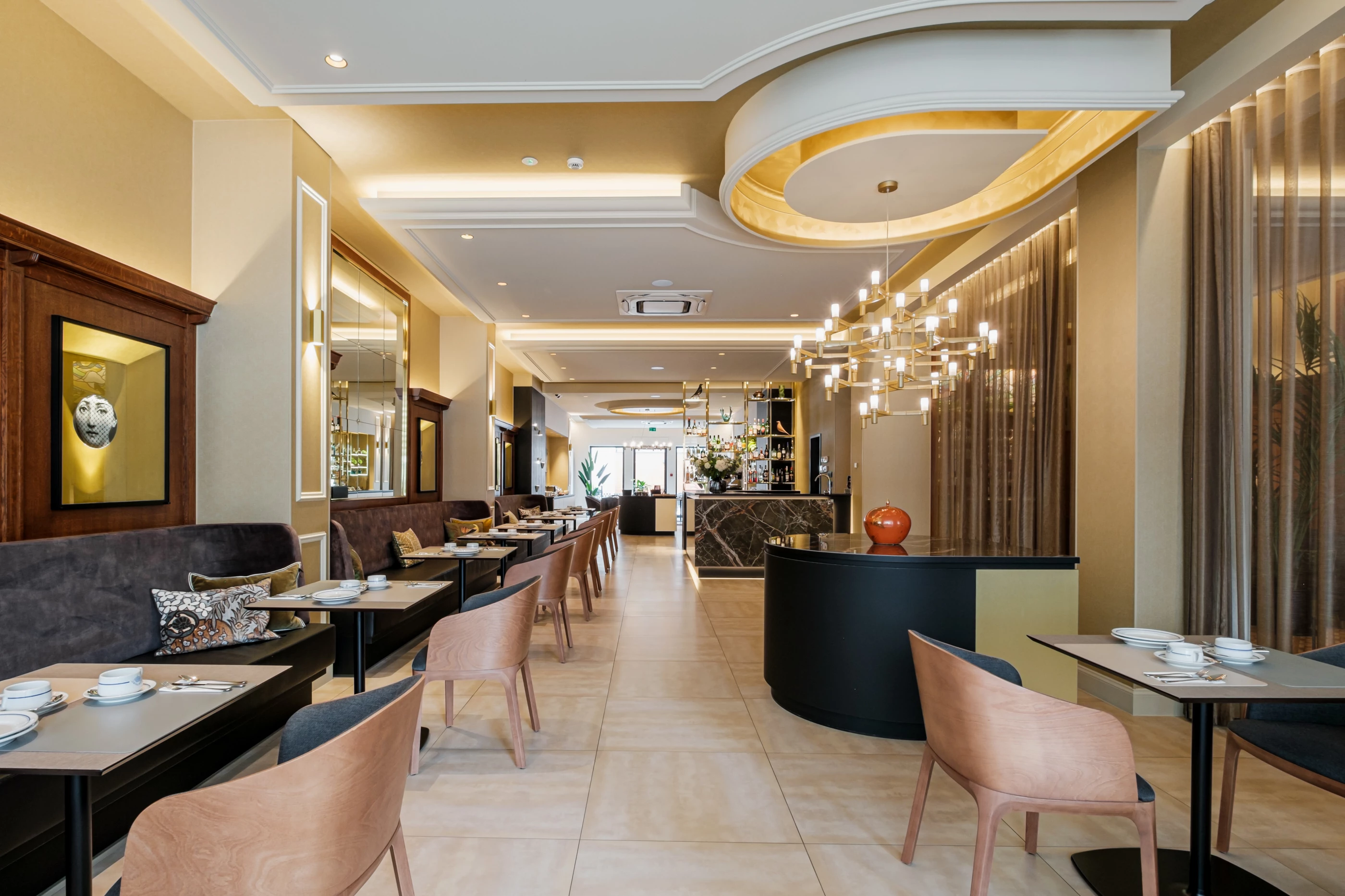 Hotel R